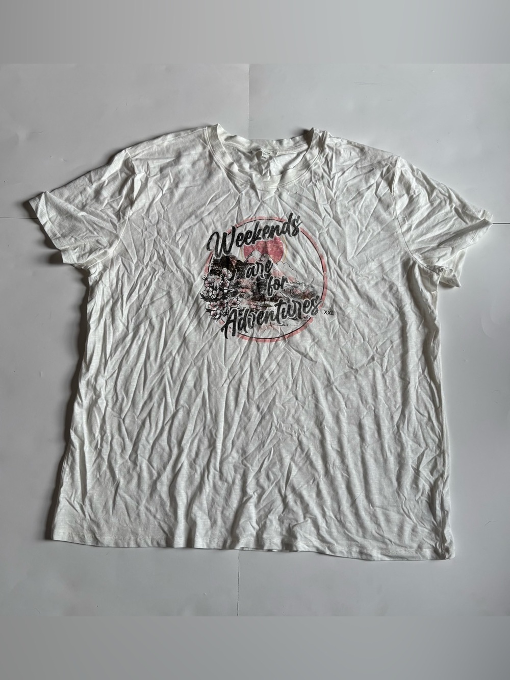 Maurices White Short Sleeve Graphic Tee with Pink and Black Design
